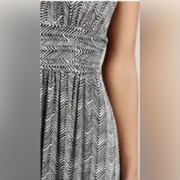 NWT PLENTY BY TRACY REESE SZ XS BLACK WHITE V-NECK HERRINGBONE PRINT FLOWY DRESS - Picture 3 of 9